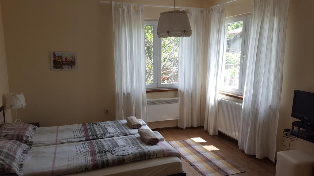 Hotel The Wild Fig Shumen Esterno foto